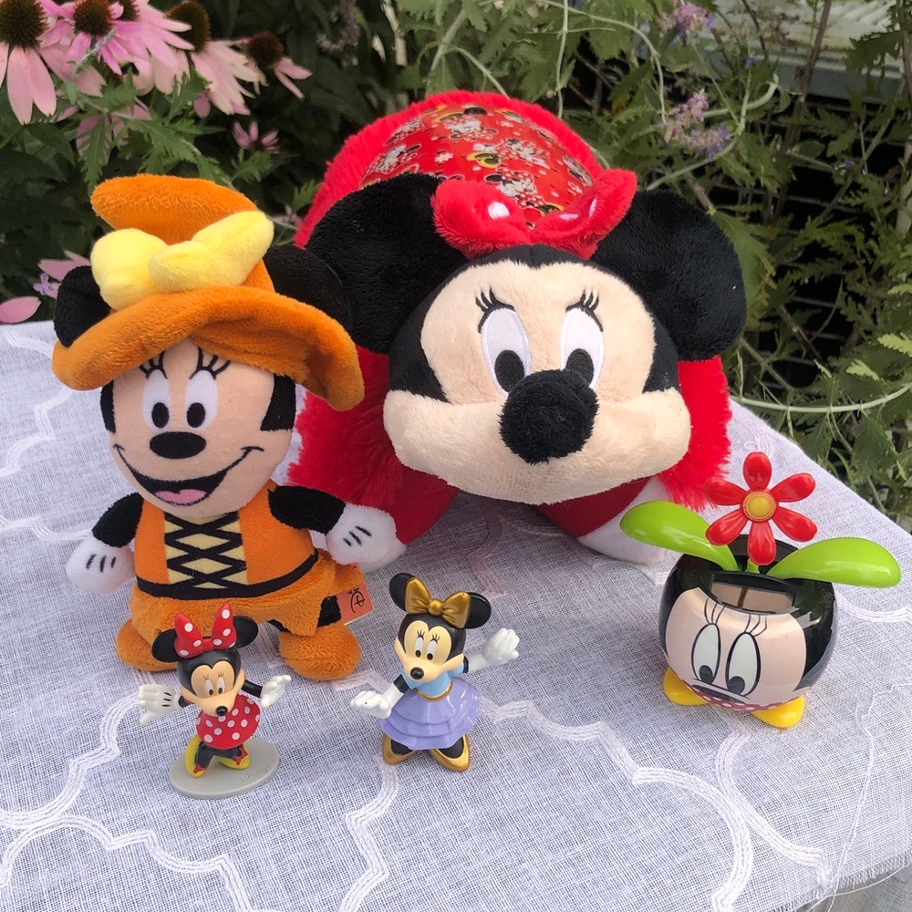 DISNEY Minnie Mouse Sleeptime Lite night light Pillow Pets, solar Minnie + toys